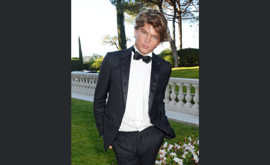 Jordan Barrett Body: Natural Confidence And Distinctive Appeal